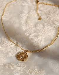 gold necklaces pendants for women