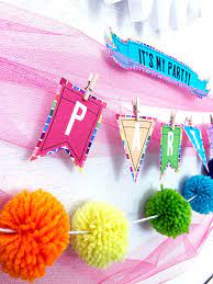 easy diy party banner made with cricut