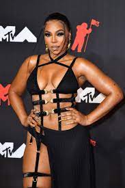 Sexy Cutout Dress to 2021 MTV VMAs ...