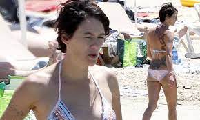 Game Of Thrones' Lena Headey shows off her curves and tattoo in bikini |  Daily Mail Online