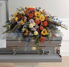 Send fresh flowers from local woodstock florists today! Florist Woodstock Il Apple Creek Flowers Woodstock Il 815 338 2255