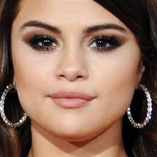 selena gomez makeup black eyeshadow