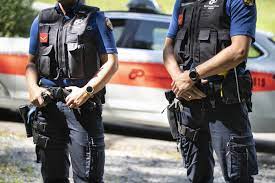 Quatre personnes suspectées de terrorisme arrêtées en Suisse et en  Allemagne - Le Temps