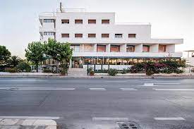 Wojtyla airport of bari and one kilometer from metro station palese, make it the ideal choice for travelers by car for work and for those leaving to discover the beautiful sights of puglia.the hotel has 55 rooms, a restaurant with typical regional cuisine and private. Hotel Bari Palese Buchen Best Western Hotel La Baia