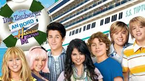 The crossover spanned across episodes of wizards of waverly place, the suite life on deck, and hannah montana.in the crossover, max, justin and alex russo join regulars from the suite life on deck aboard the ss. Die Zauberer An Bord Mit Hannah Montana 2009 Film Wo Zu Beobachten Ist Und Streamen Online Zusammenfassung
