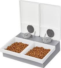 Buying guide for best automatic cat feeders types of automatic cat feeders automatic cat feeder varieties assessing your cat's nutritional needs automatic cat feeder prices questions to answer before choosing an automatic cat feeder tips faq. The Best Automatic Cat Feeders Reviewed Rated For 2021