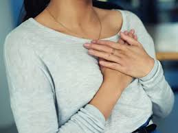 In some cases, pain just comes and goes, while in some people, pain it may be a mild and dull type of pain, but in others it could be a sharp, shooting pain that can be severe. Chest Pain That Comes And Goes Causes And Symptoms