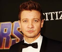 jeremy renner biography facts