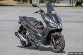 Honda pcx 150 has been introduced in malaysia in october 2012 and times seems very fast with it already been in the market for 2 years. Review 2019 Honda Pcx Hybrid And Pcx 150 From Rm11k In Malaysia