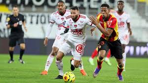 Its nickname, sang et or (blood and gold), comes from its traditional colours of red and gold. Rc Lens Les Joueurs Ont Bien Repondu Souligne Franck Haise