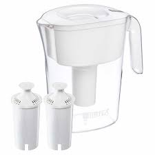Some customers have trouble keeping the lid on the container and pouring without spilling. Brita Lake Pitcher With 2 Filters Costco
