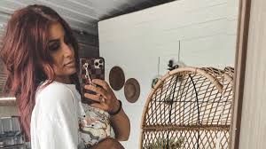 A haircut that contours cheekbones, a perm that gives you beachy waves for days. Teen Mom 2 S Chelsea Houska Dismisses Criticism About 4th Pregnancy