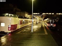 夜行列車を使った旅ですが、寝台ではなく 座席のみ+24時間以内に帰って来る という意味で便宜上、 ムーンライトながら日帰り京都旅 と呼ぶことにします。 Ucvw Kgncpdjlm