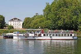 kew pier charters cruises with