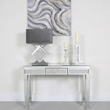 What Goes With Mirrored Furniture