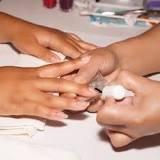 can-dip-nails-be-french-manicure