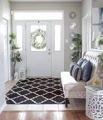 how to decorate a summer entryway that