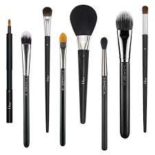 8 basic makeup brushes every woman