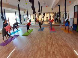 sarva yoga studio in dlf new town