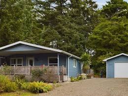 homes in lincoln city or with