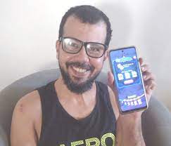 Brasileiro que começou a jogar Candy Crush para desestressar está na  semifinal de torneio mundial 