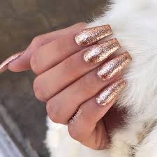 I also love how gold nails can look both feminine and edgy at the same time. Gold Nails 35 Gold Nail Designs