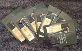 free sles of bareminerals foundation