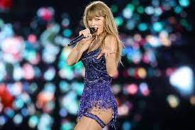 Watch Taylor Swift's Wardrobe Malfunction at Tampa Eras Tour Show