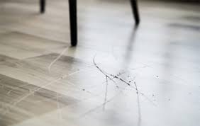 how to fix scratches on laminate floors