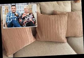 Gogglebox stars jenny and lee have left fans shocked and delighted with their latest isolation gem, which shows the pair looking *very* different. Gogglebox Stars Jenny And Lee Leave Fans Devastated With Poignant Farewell Photo Of Empty Caravan The Sun Thejjreport