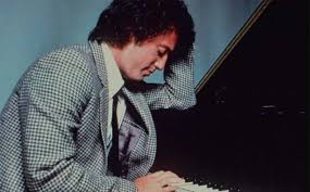 Billy Joel - Piano Man | Lyrics & Real Meaning Explained - Justrandomthings