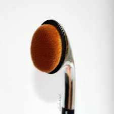 artis fluenta oval 6 makeup brush