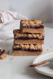 healthy peanut er and jelly bars