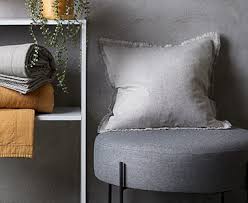 Нашите палетни възглавници за диван ще бъдат перфектен избор за вас, за да се отпуснете и да се насладите на свободното си време в максимален комфорт. Dekorativni Vzglavnici Jysk