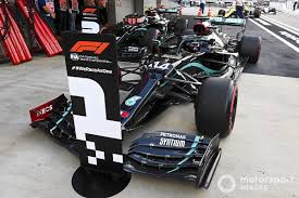Mclaren suffered several mechanical problems while mercedes were also quick with new driver valtteri bottas setting a record lap time before vettle on thursday, 09 march 2017. F1 Qualifying Sotschi 2020 Lewis Hamilton Zittert Sich Zur 96 Pole