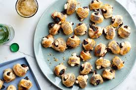 figs in a blanket with goat cheese