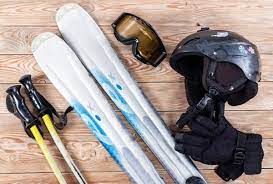 Kayak yaralanmalarının büyük bir bölümü düşme sonucunda oluşmakta. Kayak Yaparken Yaninizda Olmasi Gereken 6 Kayak Malzemesi