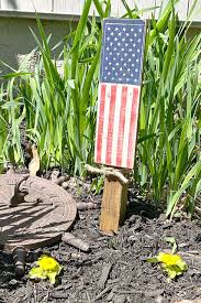 Easy American Flag Garden Stake