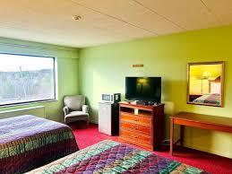 lively inn suites naughton