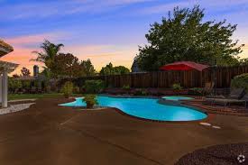 houses for with pool in murrieta