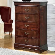 Ashley homestore has bedroom dressers to meet all your needs. Signature Design By Ashley Alisdair Traditional Chest With 5 Drawers Value City Furniture Drawer Chests