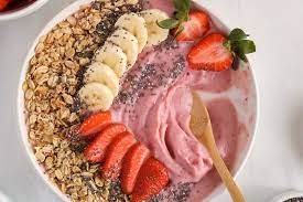 frozen strawberry banana smoothie bowl