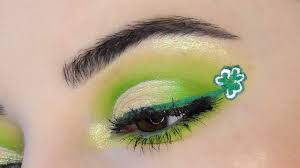 shamrock clover eyeliner green