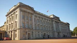 buckingham palace in london city centre