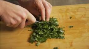 Can you eat raw parsley stems?
