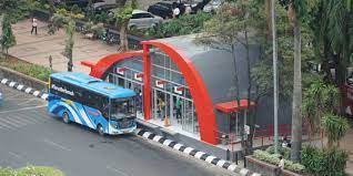 Dimulai dari perusahaan otobus (po) putera mulya, yang meluncurkan trayek bus milik putera mulya menggunakan tipe scania double decker. Trans Semarang