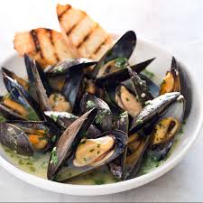 oven steamed mussels with garlic and