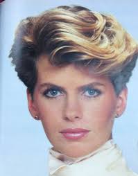 The feathered hairstyle was popular in the late '70s and early '80s, and it is coming back into. I Remember This Ad From The 80 S I Was Just A Teenage Boy And Wanted My Hair Like Hers 80s Short Hair Short Hair Styles Short Wavy Hair