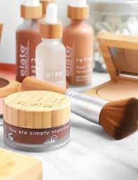 7 organic foundation makeup brands for