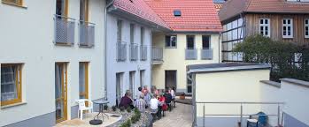 Die wohnung osterburg ist 75 qm groß und befindet sich im obergeschoss und dachgeschoss mit balkon zum garten hin. Ambulant Betreutes Wohnen Lebenshilfe Osterburg